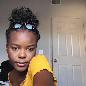 Meet your Posher, Samira